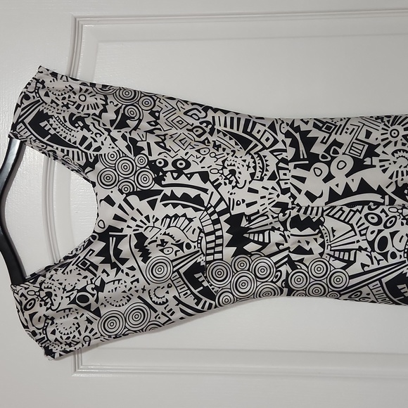 Mosaic Print Romper, Size 10 - Picture 5 of 7